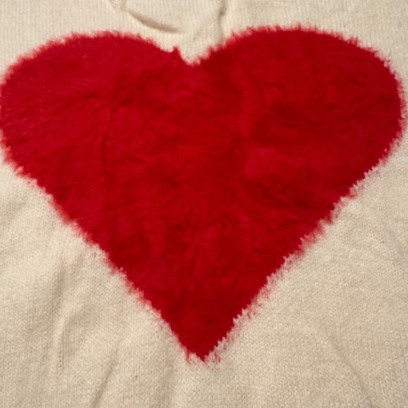 Main Strip Ivory Fuzzy Heart Sweater  (2)  4282 NWT Boutique - Picture 4 of 7